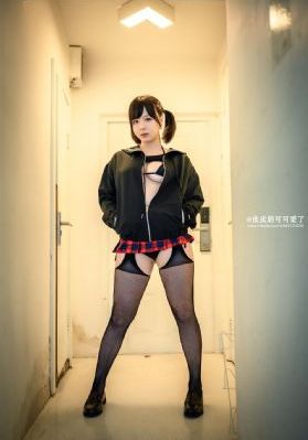 女生扒开尿口给男生捅38分钟